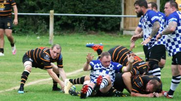 Pythons Miss Opportunities at Knottingley . . .