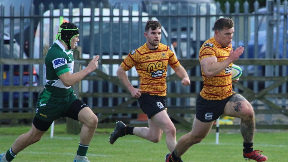 Beverley end Pythons winning run